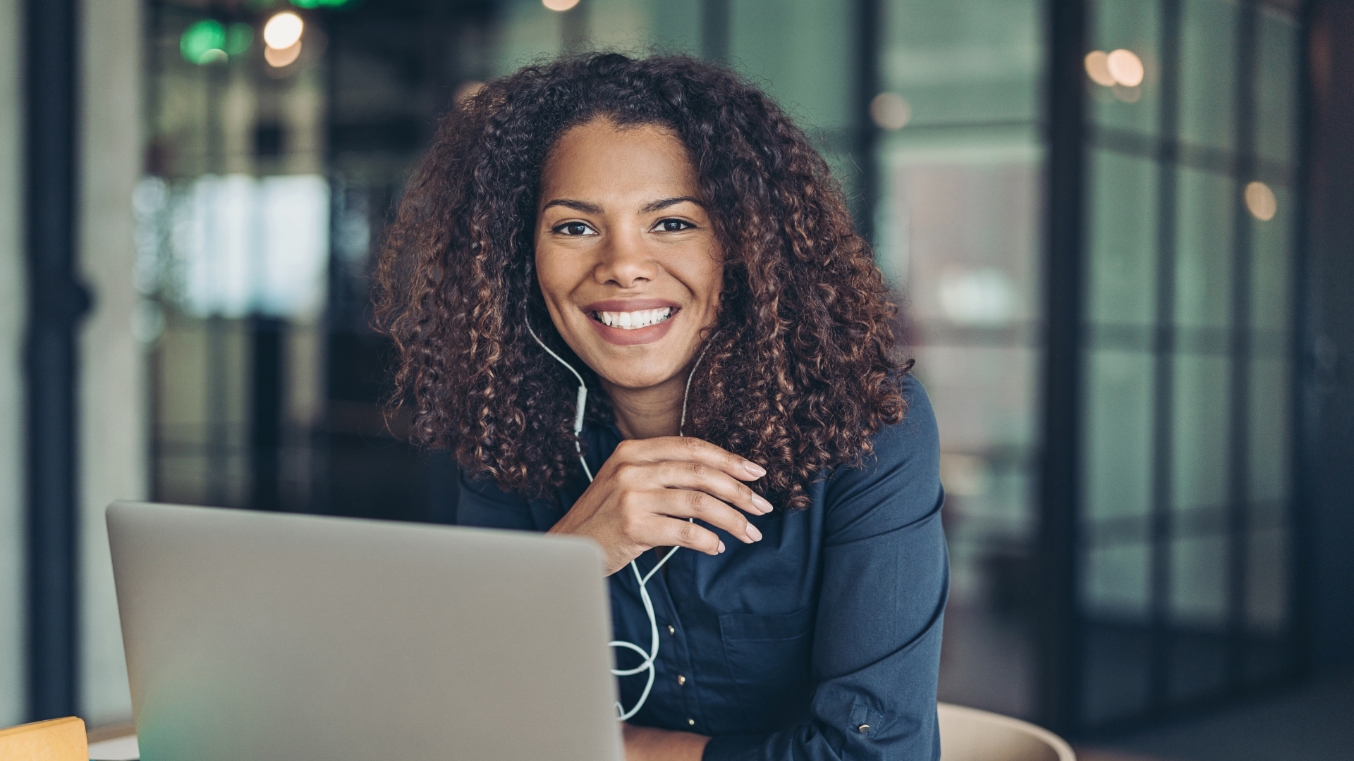 Professionals collaborating during a temporary work assignment