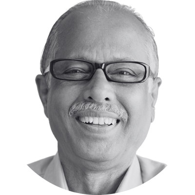 Image of headshot of a VP of Sales Excellence